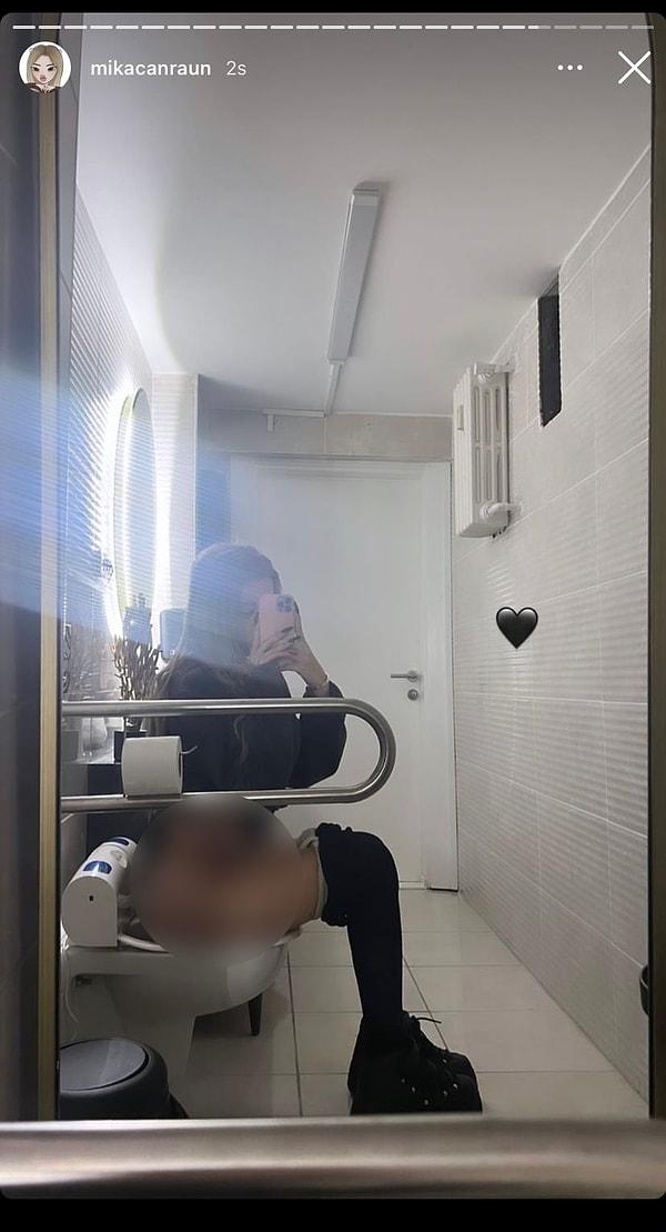Tuvaletini yaparken ayna selfie'si çeken Mika Can Raun, sosyal medyada gündem oldu...