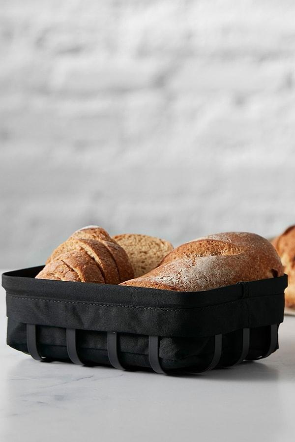 2. Ekmekleri şık bir şekilde servis etmek için ekmek sepeti...