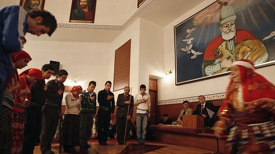 AK Parti'den Cemevlerinin Elektrik ve Su Giderlerinin Karşılanması Teklifi