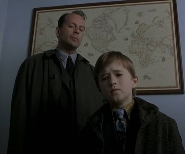 2. The Sixth Sense (1999)