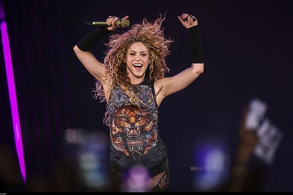 Eğer anlaşma sağlanırsa Gerard Pique ayrıldığı sevgilisi Shakira'nın adı yazılı formayı giymek zorunda kalacak.