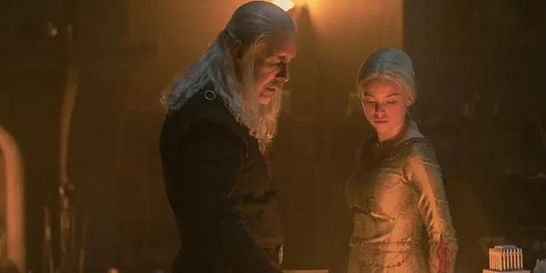 House of the Dragon'un ilk bölümünde, Viserys Targaryen, Aegon'un hançerini gösterip, kehanetten bahsettikten sonra kızı Rhaenyra'yı tahtın varisi ilan etti.