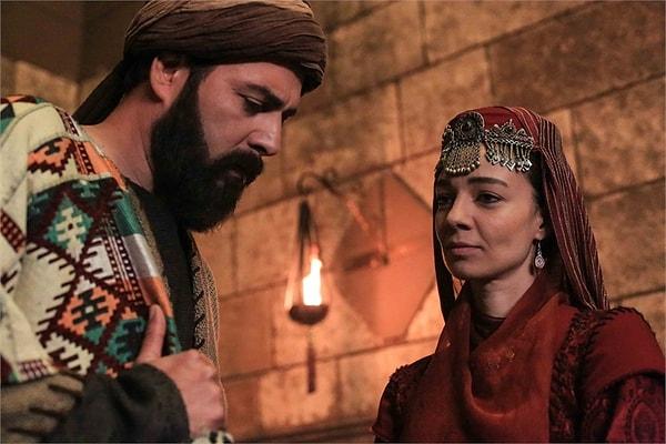 TRT1 ekranlarında yayına başlayan tarihi dizi Yunus Emre Aşkın Yolculuğu dizisinde Zahide Sultan olarak izledik.