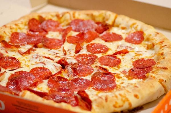 11. Çoğu kişi pepperoni pizzanın İtalya'da bulunduğunu düşünse de aslında 1919 yılında Amerika'da bulunmuştur.
