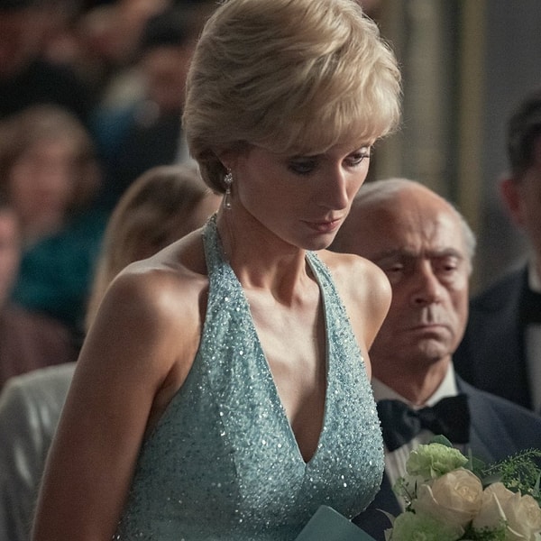 6. Netflix, The Crown'ın 6. sezonunda Prenses Diana'nın hayatını kaybettiği araba kazası anlarının gösterilmeyeceğini açıkladı.