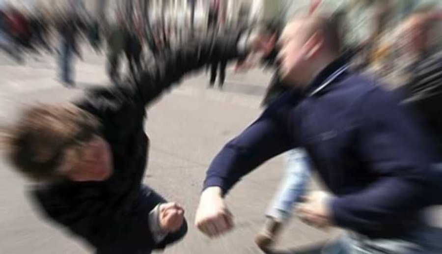 Rüyada Birini Dövmek: Uzattığınız El Şiddet İçin Değil Yardım İçin Olabilir