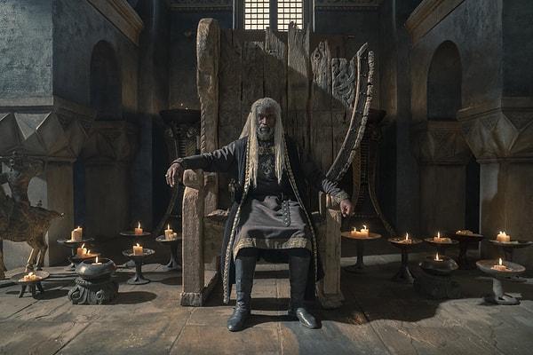II. Aegon'un King's Landing'e dönüşünün ardından konseyde bir toplantı gerçekleştirilir.