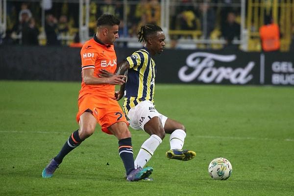 Süper Lig'de 11. haftanın en önemli maçında Fenerbahçe ile Başakşehir, Kadıköy'de karşılaştı.