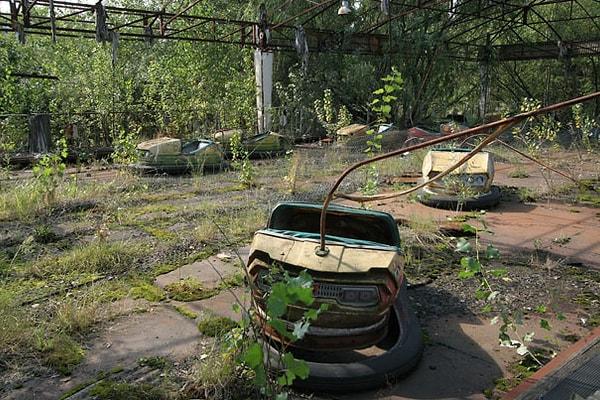 14. 1986 yılında nükleer bir kazanın gerçekleştiği Çernobil, günümüzde hangi ülkenin sınırları içerisinde yer almaktadır?