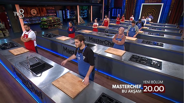 MasterChef Türkiye bu akşam 111. bölümüyle ekranlara gelecek. Dün akşam mavi takım kaptanlığını kazanan Burak, kırmızı takıma şans diliyor çünkü ihtiyaçları olduğunu düşünüyor. 👀