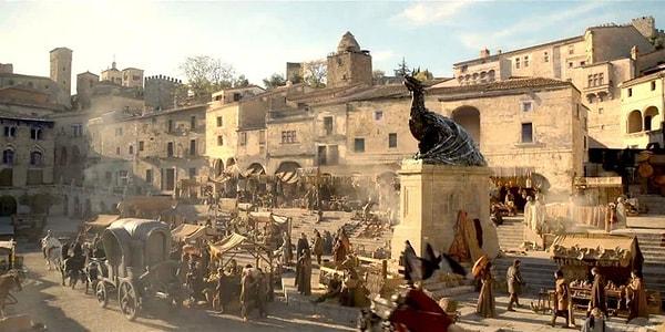 3. House of the Dragon'da Westeros'un ünlü şehri King's Landing'in sahnelerini izledik.