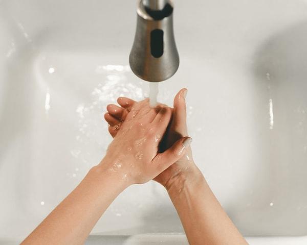 1. Ellerinizi sık sık yıkayın.