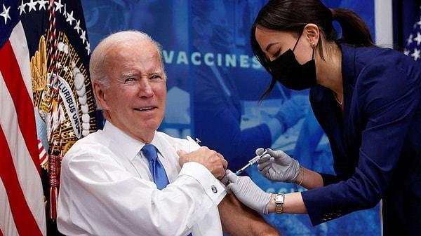 ABD Başkanı Joe Biden, Covid-19’a karşı 5’inci kez aşı yaptırarak, halka aşı olmaları çağrısında bulundu.