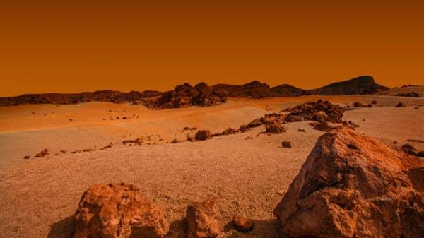 Araştırmacılar, Mars'ın Dünya’nın yaklaşık yüzde 0,6’sı kalınlığında son derece ince bir atmosfere sahip olduğunu ve Kızıl Gezegen'in sürekli olarak kozmik radyasyon ve Güneş protonları tarafından bombalandığını söyledi.