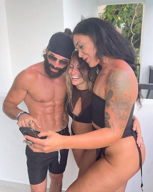 Bikinili kadınlar birlikte yer aldığı kareyi sosyal medya hesabından paylaşan Turabi'nin bu fotoğrafı eleştiri oklarının hedefi haline gelmişti.
