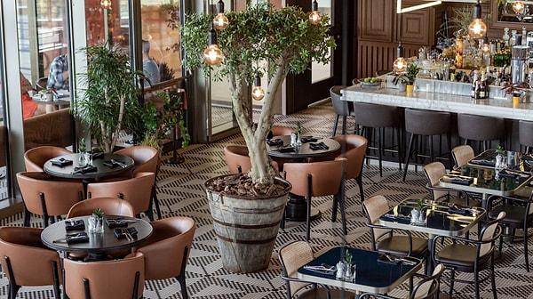 10. Zoie Brasserie & Lounge