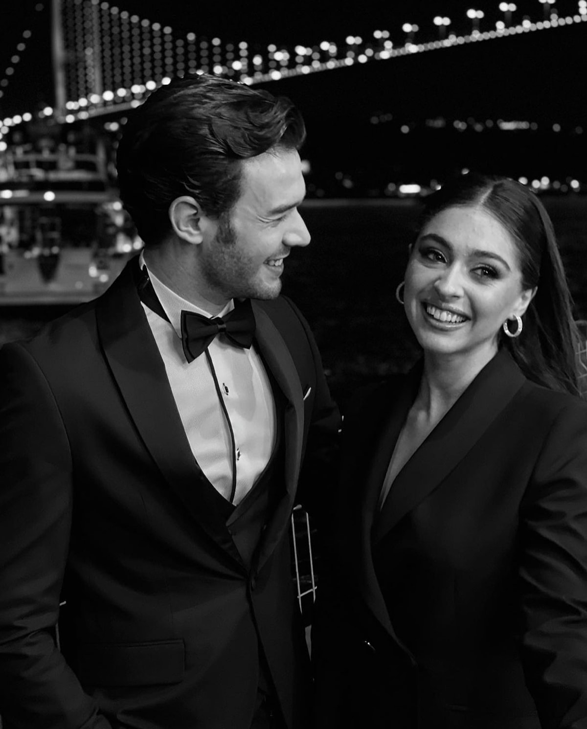 С кем встречается джемре. С кем встречается джемре. Джемре байсал. С кем встречается джемре. Джемре байсал и айтач шашмаз.