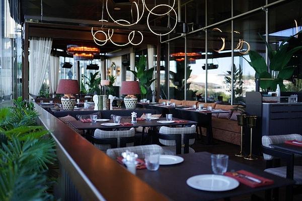 21. Naya Restaurant Lounge