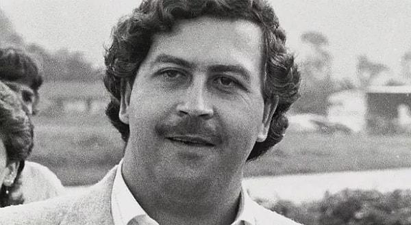 O zamanlar Kolombiya, ya Escobar tarafından satın alınan ya da öldürülen politikacılar ve polislerle doluydu. Kolombiya hükümeti, Escobar özgür olduğu sürece yolsuzluğun azalma şansının olmayacağını biliyordu, bu yüzden yapılacak tek bir şey vardı.