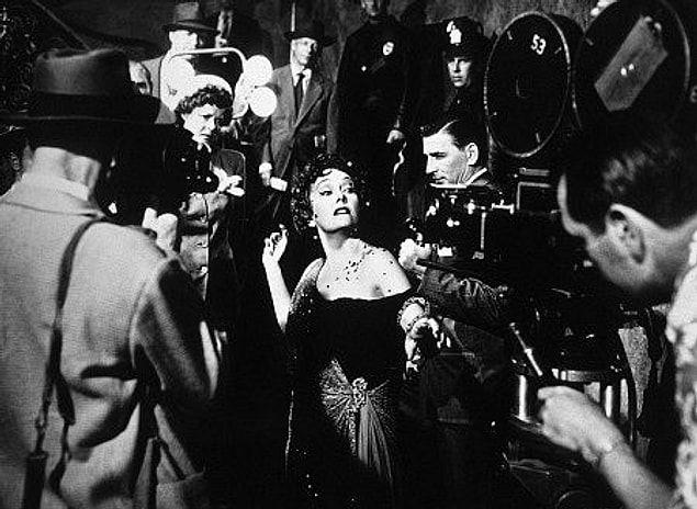 4. Sunset Bulvarı (1950) Sunset Boulevard