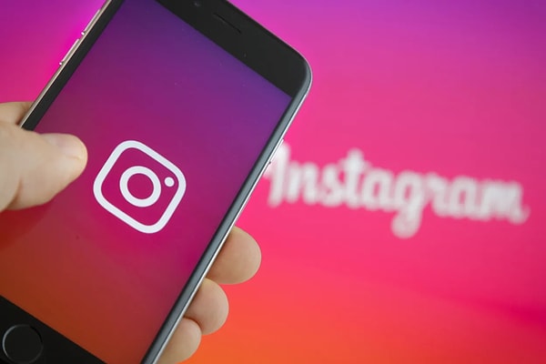 Milyonlarca kullanıcının aktif olarak kullandığı Instagram'da saat 17.00 itibarıyla keşfet ve DM sorunları yaşanmaya başladı.