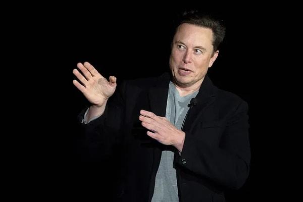 SpaceX ve Tesla markalarının sahibi olan Elon Musk, adeta yılan hikayesine dönüşen Twitter'ı satın alma hikayesinde sona ulaştı.