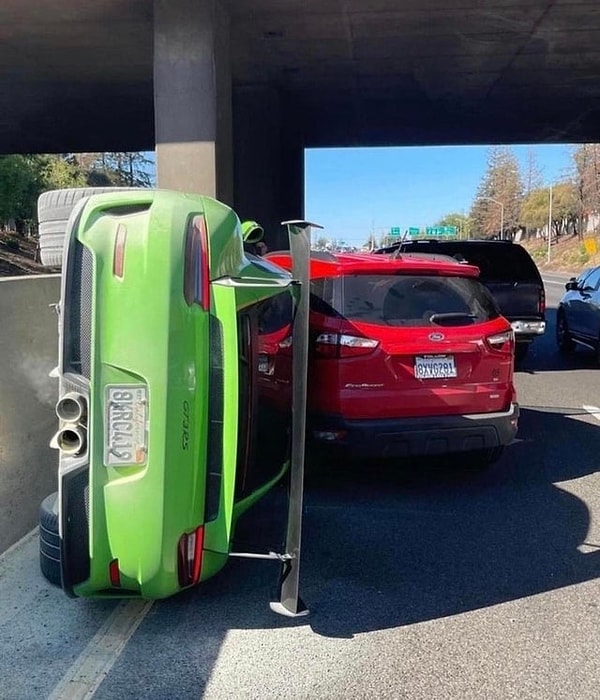 9. "Porsche GT3RS gözümüzün önünde yok oldu."