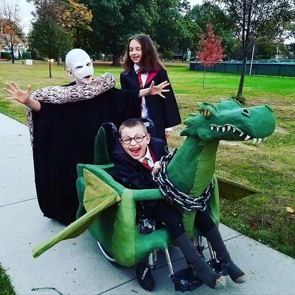 10. Вся банда в сборе: Гермиона, Волдеморт и Гарри