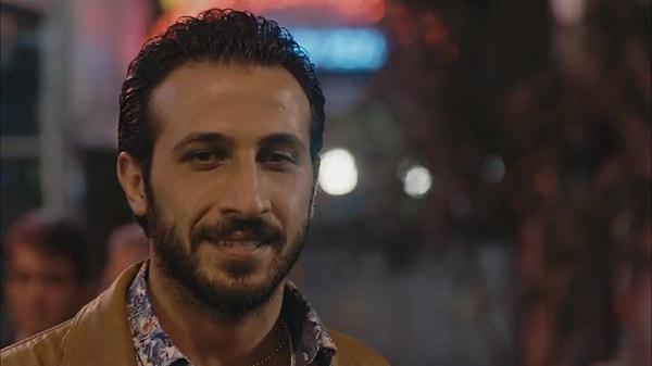 Konusu ve karakterleriyle beğeni toplayan yapımda ''Abidin'' rolüyle Mustafa Ersin Arıcı dikkatleri üzerine çekiyor.