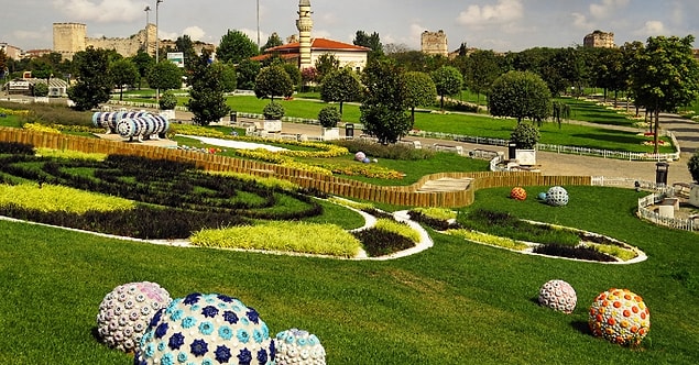 s-f9e9d7be9621e5bd599a2743adf0f4d4b6d1cdb6 Huzurun ve Tabiatın Bir Ortaya Geldiği Yerler: İstanbul’un En Hoş Park ve Bahçeler Rehberi