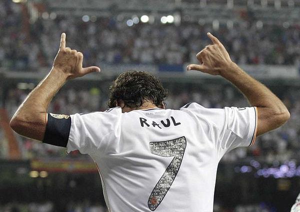 2 - Raul Gonzalez
