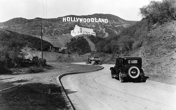Dünya sinemasının en güçlü endüstrisidir Hollywood.