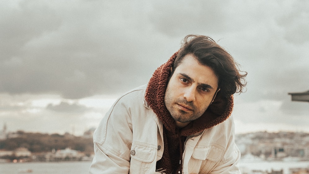 Sözlerine Dikkat Ettiğinizde Farklı Bir Boyuta Ulaşacak 24 Ozbi Parçası