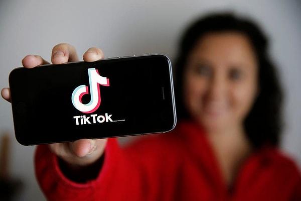 Her kesimden insanı bünyesinde barındıran TikTok uygulaması özellikle de küçük çocuklar ve ergenler için büyük risk taşıyor.