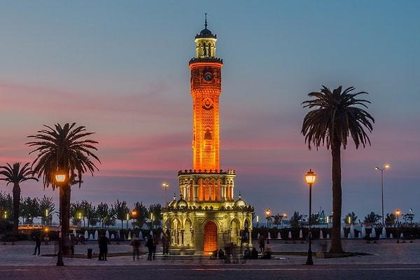 1. İzmir Saat Kulesi