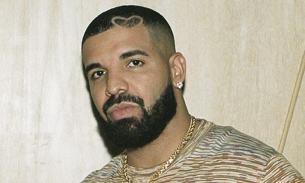 Aramızda başarılı şarkıcı Drake'i bilmeyen yoktur diye düşünüyoruz. Kendisi hem sanatıyla hem de magazin olaylarıyla adından sıkça söz ettiren isimlerden bir tanesi.