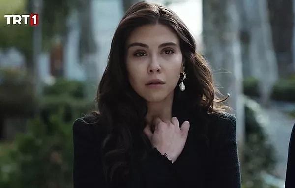 Güzel ve yetenekli oyuncu Dilara Aksüyek şimdi TRT1 ekranlarında yayınlanacak olan Yürek Çıkmazı dizisinde Feride karakterini canlandıracak.