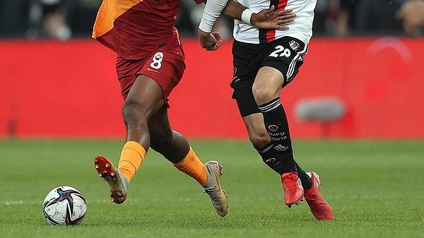 Galatasaray-Beşiktaş derbisinin biletleri saat 14.00'da satışa sunuldu.