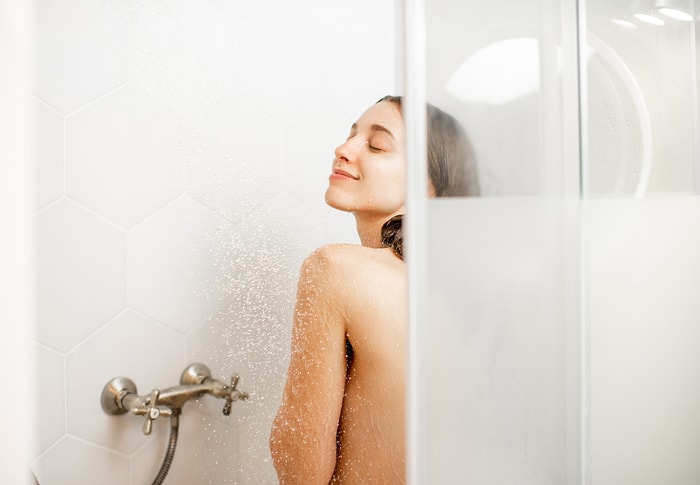 Почему не надо принимать душ каждое утро...и когда-либо вообще, объясняет английский профессор