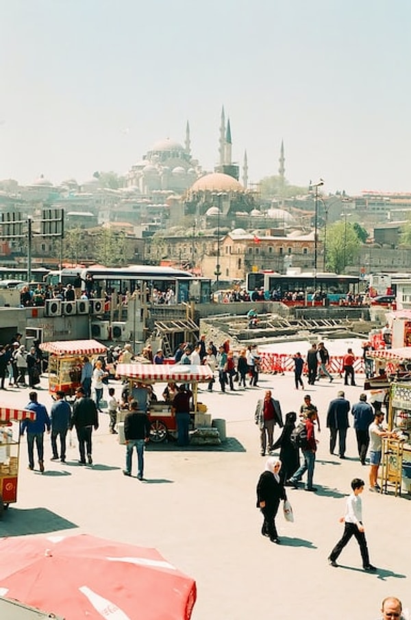 Esas dikkat çeken nokta Türkiye'de en az çekici olarak görülen kişilerin yine Türkler olması dikkat çekti.