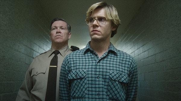 En son ekranlarda Jeffrey Dahmer isimli seri katilin işlediği suçları konu alan dizinin başrolüyle gördüğümüz Evan Peters'ın kötü karakteri canlandırmasına alışmıştık ki bu haber ilaç gibi geldi.