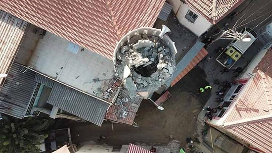 İzmir Depreminde 2 Ölü, 64 Yaralı