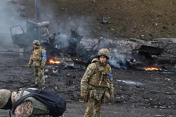 Daily Star’ın Ukrayna cephesindeki tanıklardan aktardığı habere göre; Rus askerleri Ukrayna’da bulunan bir hayvanat bahçesindeki canlıları açlıktan ölmemek için yedi.