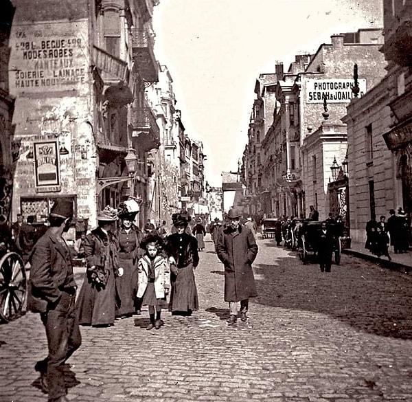 15. İstiklal Caddesi, İstanbul, 1900.