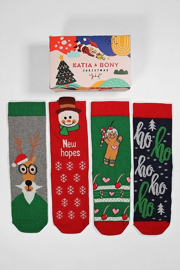 2. 4'lü Paket Christmas Desenli Soket Çorap