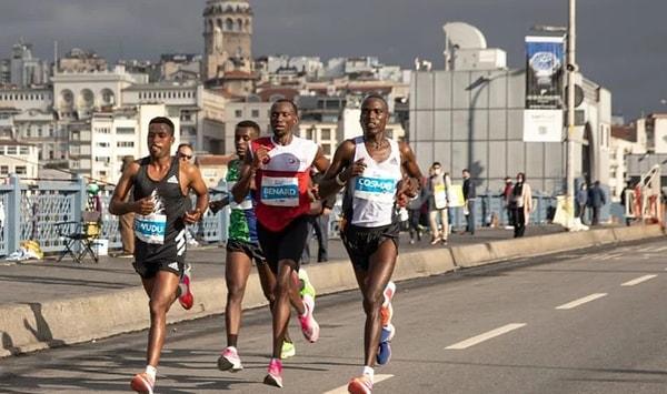 42K, 42K Paten, 15K ve 8K Halk Koşusu yarışlarının yapılacağı İstanbul Maratonu'nda dünya sıralamasında önemli basamaklarda bulunan 56 elit atlet ve toplamda 60 bin kişinin parkura çıkması bekleniyor.