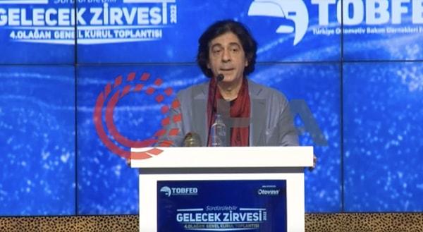 Togg’un Türkiye için bir devrim olduğunun altını çizen Okan Bayülgen, araçların artık bambaşka bir teknoloji ile donatıldığını ifade etti.