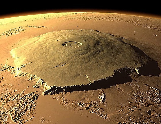 12. Olympus Mons, un volcan sur Mars, serait le plus grand volcan de tout le système solaire.