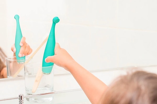 1. FOREO ISSA™ Baby Bebek Diş Fırçası Görseli
