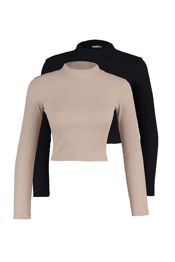 11. Siyah ve taş rengi ikili crop set, günlük olarak ceket içine giymek için ideal.